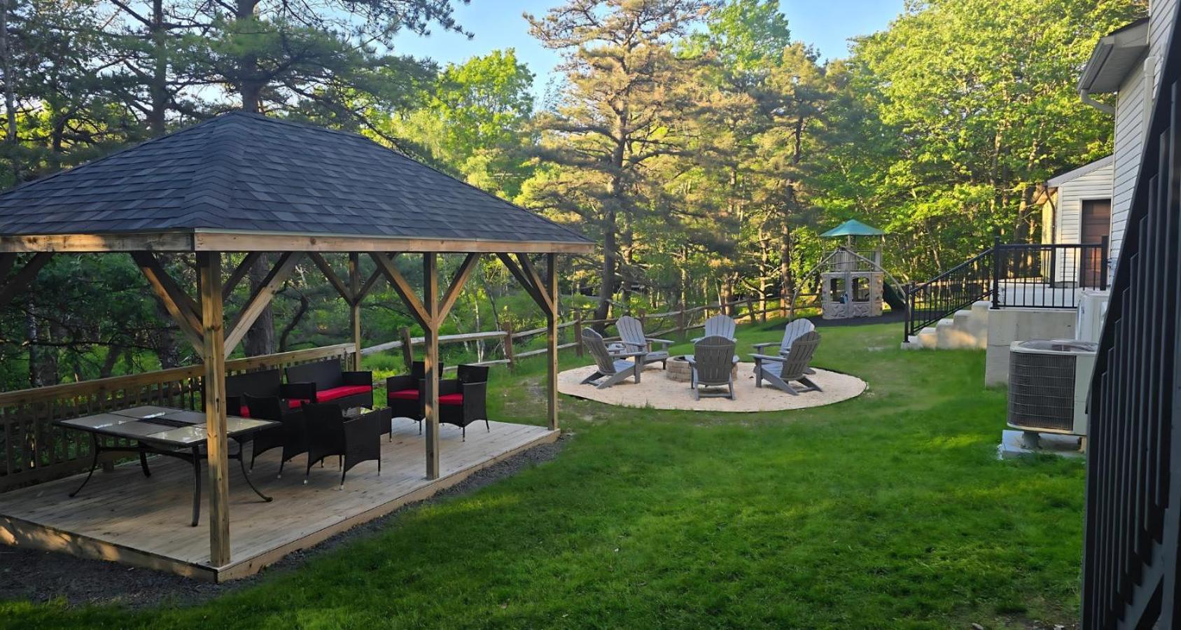 Peaceful Pocono Home With Hot Tub, Gym, & Office Long Pond Exterior photo