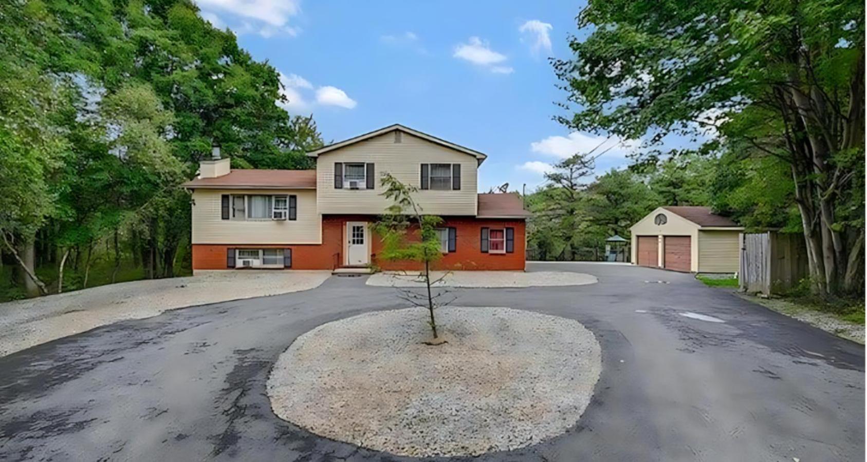 Peaceful Pocono Home With Hot Tub, Gym, & Office Long Pond Exterior photo
